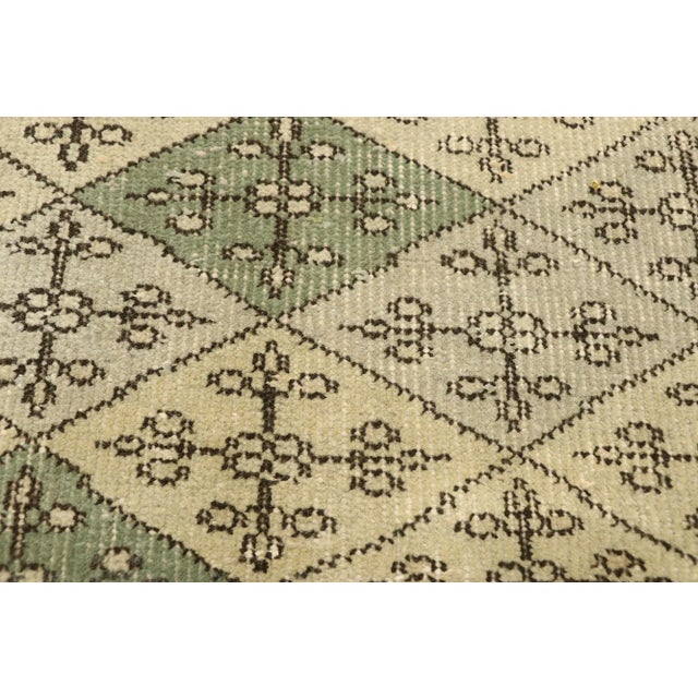 Vintage Turkish Sivas Rug - 02'09 X 06'05 For Sale - Image 4 of 9