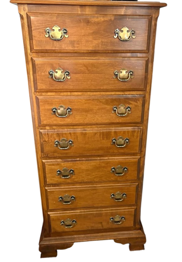 Henredon Vintage Georgian Walnut Tall 9-Drawer Dresser - Circa 1970s