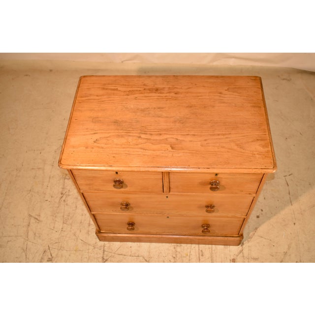 Wood 19th Century English Pine Chest of Drawers For Sale - Image 7 of 8