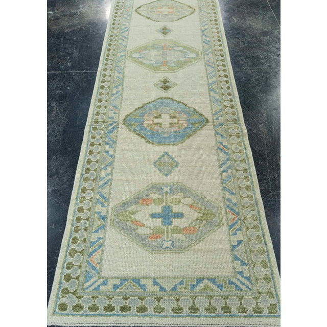 Early 21st Century Turkish Oushak Rug 2'7" x 8'4" #19158 For Sale - Image 5 of 8