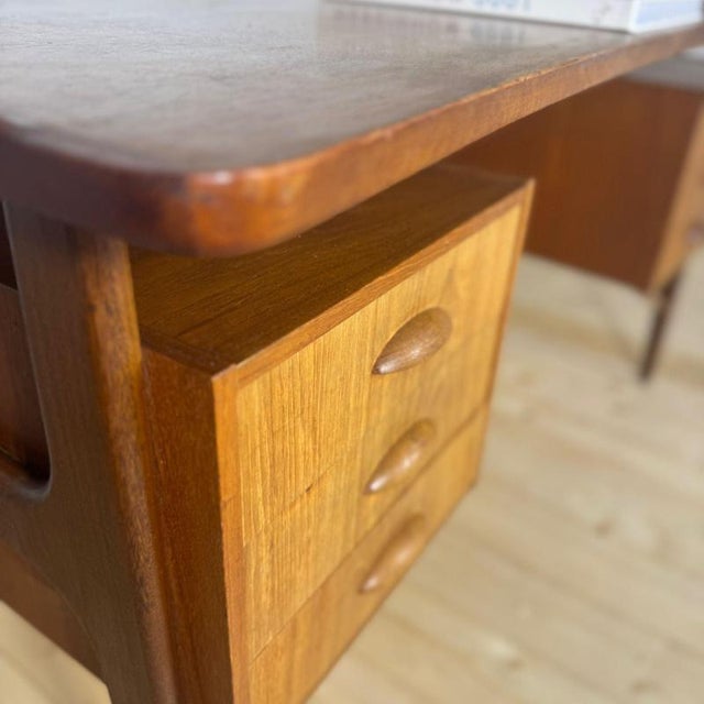 Vintage Danish Desk in Teak by Svend Åge Madsen for H.P. Hansen, 1960s For Sale - Image 6 of 18