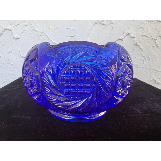 Traditional Vintage Fenton Cobalt Blue Pressed Glass Starburst Rose Bowl, Circa 1970s For Sale - Image 3 of 9