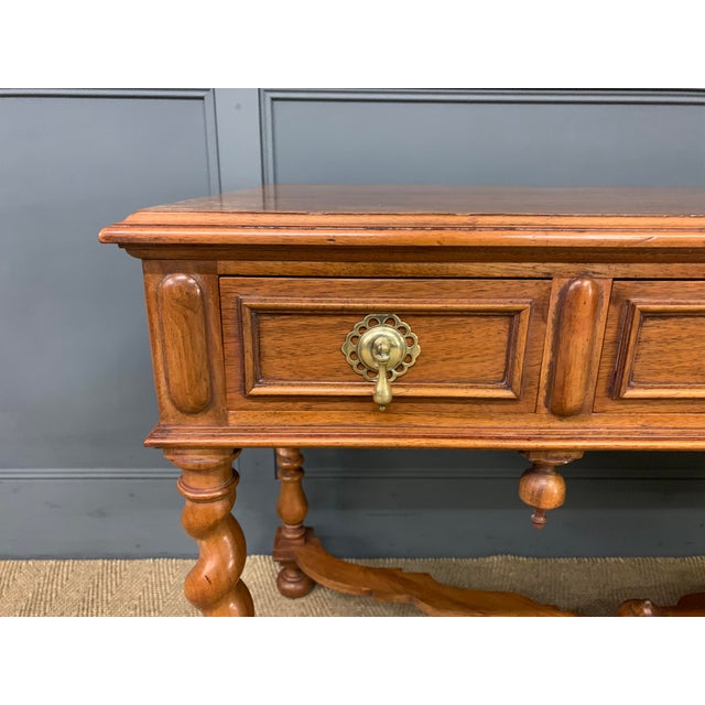 Barley Twist Side Table in Walnut, 1900 For Sale - Image 11 of 17