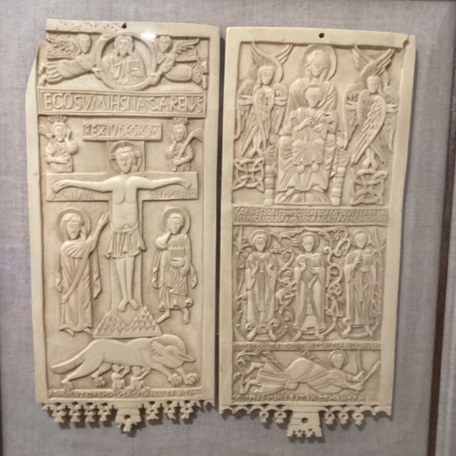Gothic Vintage Diptych of Rambona, Central Italy, Late 9th-Early 10th Century, Ivory. Vatican City, Reproduction From Vatican Museum For Sale - Image 3 of 12