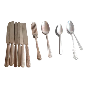 Vintage Wm Rogers Nickel Silver Flatware Set.- 25 Pieces