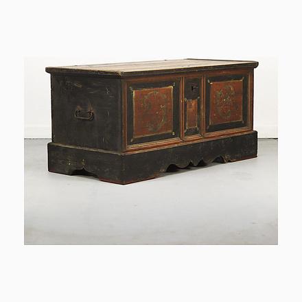 Very Large Rustic Farmhouse Folk Art Bridal Chest / Dresser For Sale - Image 18 of 18