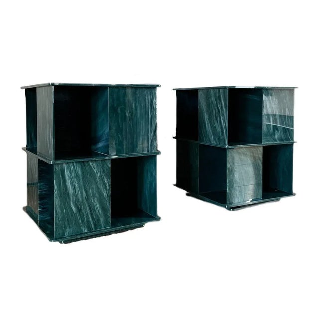 1970s Italian Rotating Green Marble & Acrylic Glass Nightstands, 1970s, Set of 2 For Sale - Image 5 of 10
