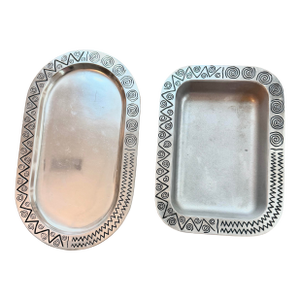 1990s Wilton Armetale Reggae Aluminum Serving Trays - Set of 2