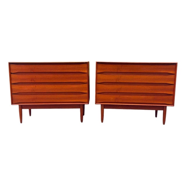 Pair of Danish Teak Four-Drawer Dressers | Arne Vodder | Sculpted Pulls & Finished Backs | C. 1960s, Attributed For Sale