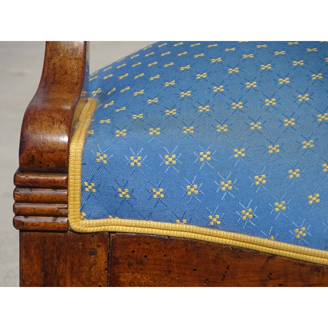 Antique Gondola Armchair in Walnut and Fabric For Sale - Image 5 of 18