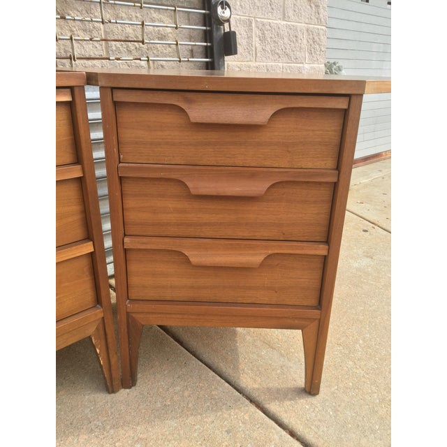 Mid Century Modern Johnson Carper 3Drawer Corner Dresser Chairish