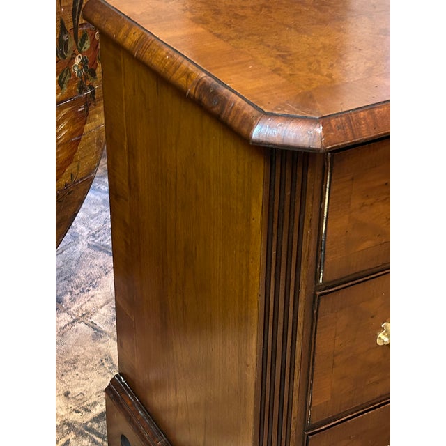 Antique English Chippendale Style Chest or Commode. For Sale In West Palm - Image 6 of 10