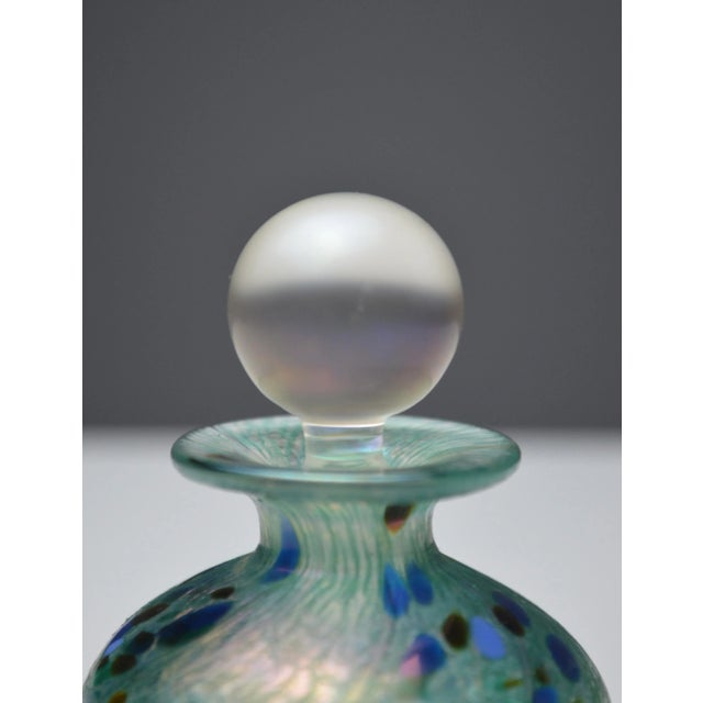 Iridescent Green and Blue Glass Perfume Bottle from Isle of Wight Studio, England, 1970s For Sale - Image 6 of 9