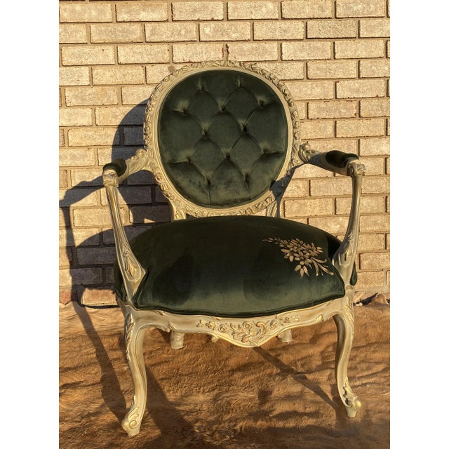 Last piece. Stunning Louis XIV style Gilt wood Arm chair, very high quality beautiful craftsmanship, warm color....