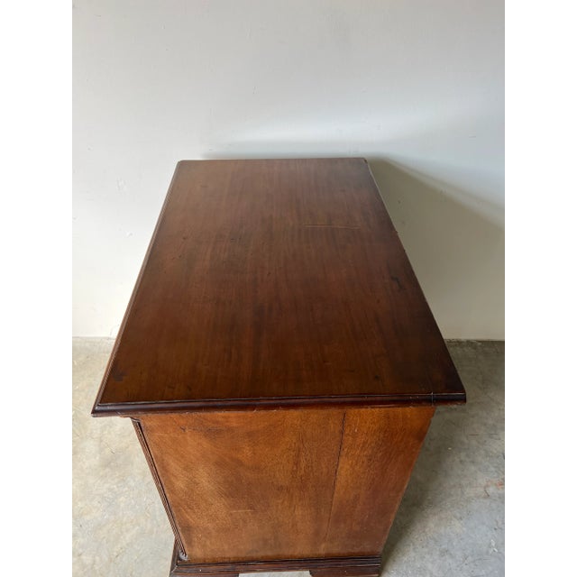 18th Century English George III Solid Mahogany Chest W/ Four Drawers For Sale - Image 10 of 13