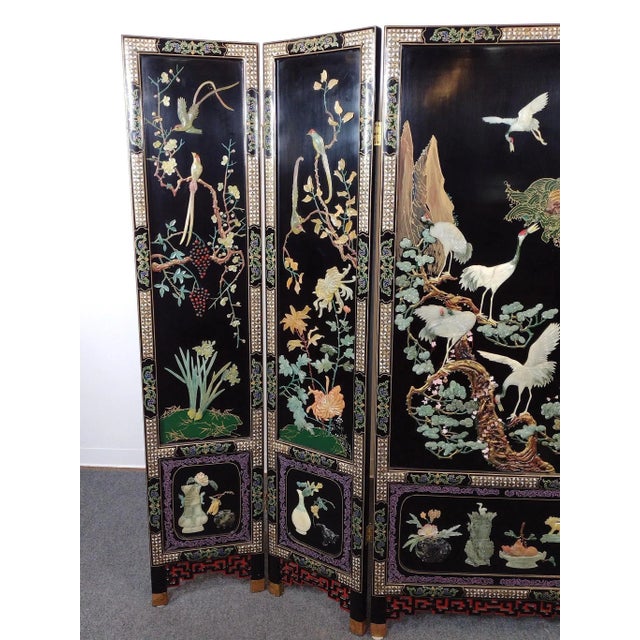 Vintage Chinese Five-Panel Black Lacquer Hardstone Inlaid Crane Room Divider Screen For Sale - Image 4 of 8