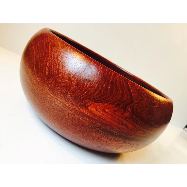 - Handmade bowl of solid Siamese teak - Emphasis on the grain pattern - Manufactured and designed by Kay Bojesen in his...