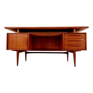 German Model RT 200 Executive Desk in Teak by Heinrich Riestenplatt, 1960s For Sale