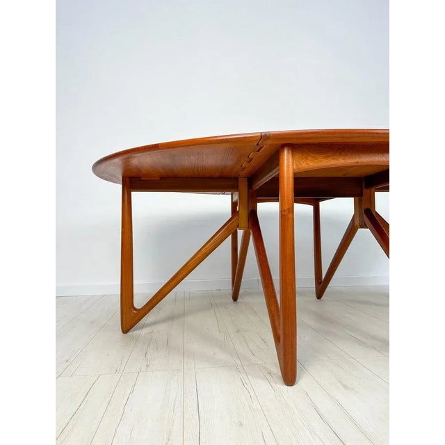 Iconic Vintage Gate-Leg Danish Teak Dining Table attributed to Niels Koefoed for Koefoed Hornslet, 1960s For Sale - Image 6 of 12
