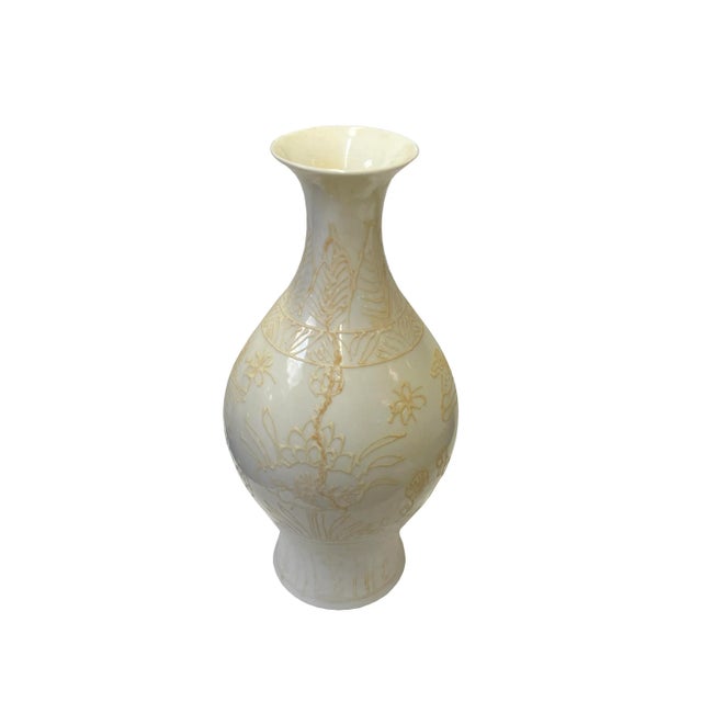 Chinese Small Chinese Off White Porcelain Dimensional Flower Bird Pattern Vase For Sale - Image 3 of 5