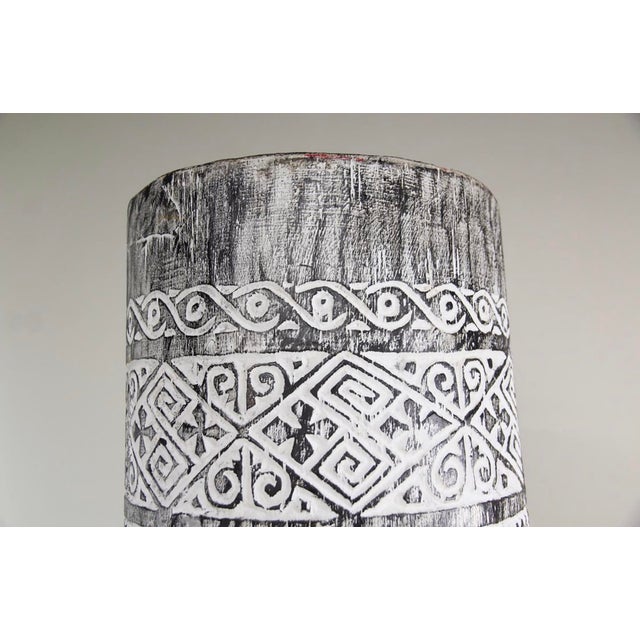 Late 20th Century Organic Coastal Carved Palm Tree Trunk Pedestal Planter For Sale - Image 5 of 9