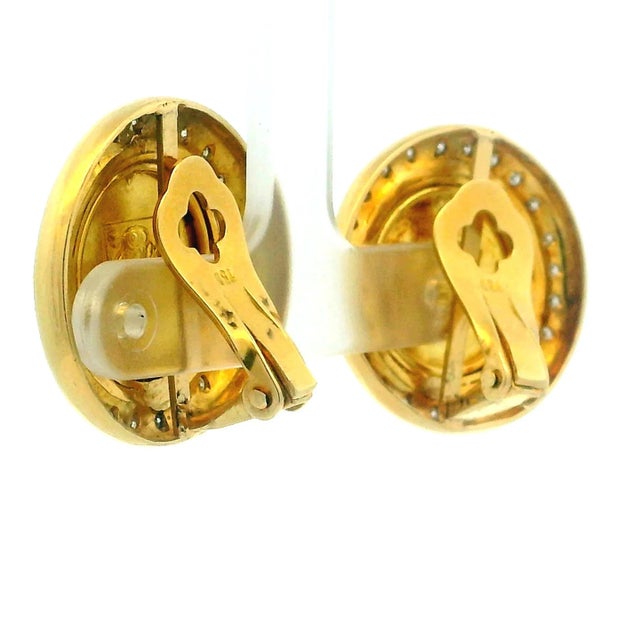 1980s Italian 18k Gold Diamond Earrings With Athena Coin Motif, A Pair For Sale In Miami - Image 6 of 10