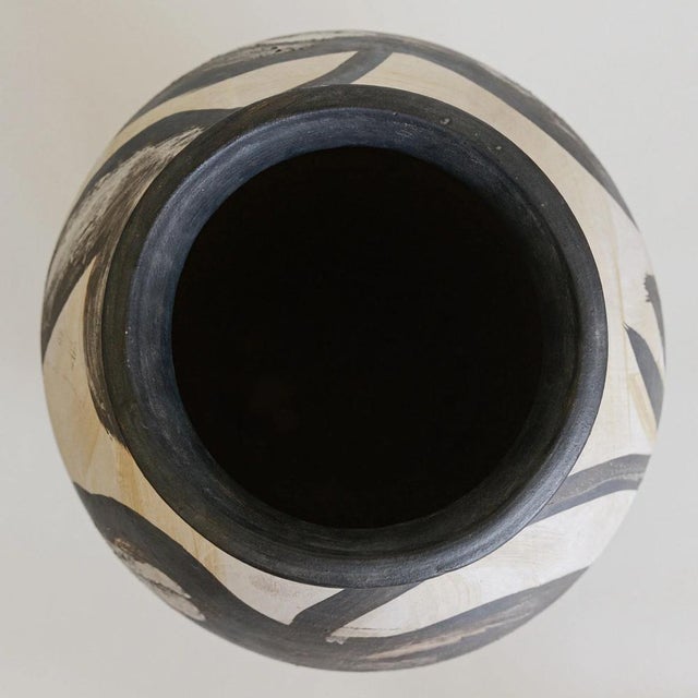 Abstract Studio Pottery Black and White Vase, 1980s, in Flawless conditions. Designed 1980 to 1989