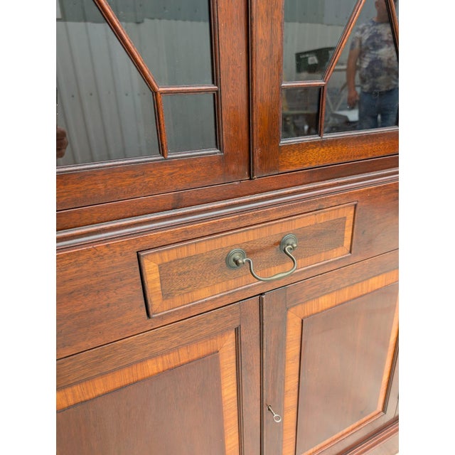 English Style Corner Bookcase in Mahogany For Sale - Image 5 of 18