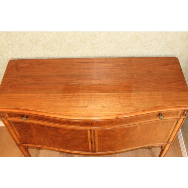 Hepplewhite Antique Serpentine Walnut & Satinwood Sideboard Console, C. 1919 For Sale - Image 3 of 11