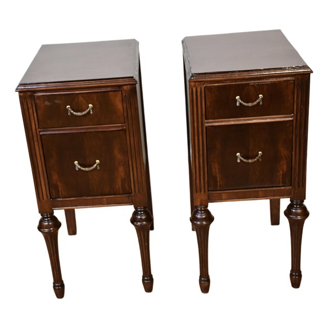 1930s Pair of French Style Dark Mahogany Nightstands / Bedside Tables For Sale