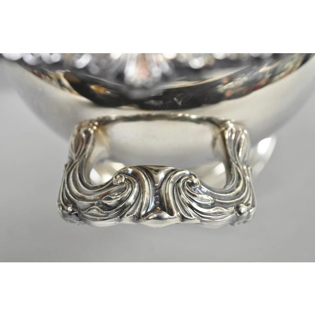 Vintage Sheridan Silver Plated Trophy Cup Urn Champagne Chiller Ice Bucket For Sale - Image 13 of 16