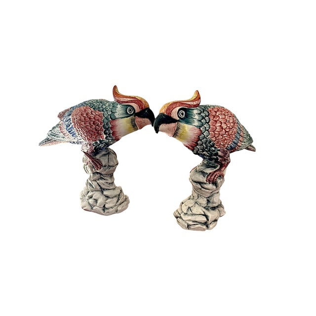 Hollywood Regency Large Late 20th Century Mottahedeh Italian Hand Painted Porcelain Parrots - A Pair For Sale - Image 3 of 10