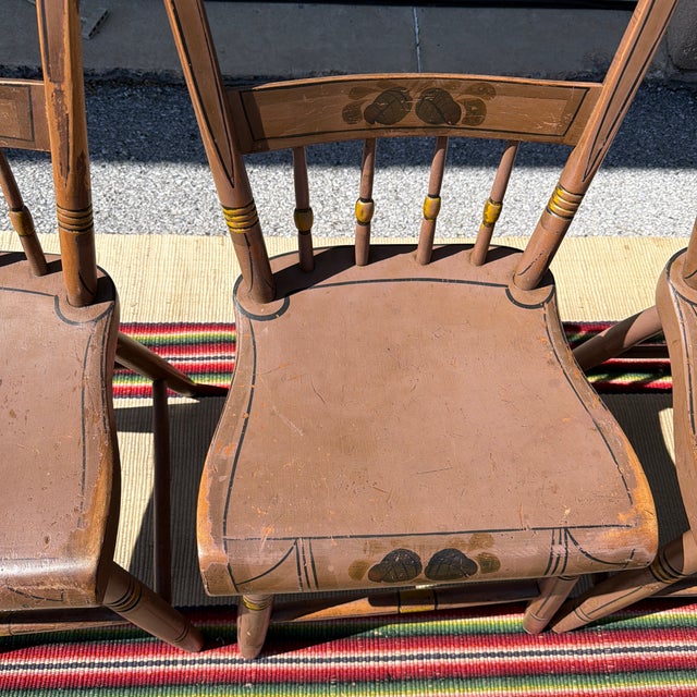 Wood Antique Set of Six Lancaster County, Pennsylvania Paint Decorated Plank Seat Windsor Chairs, Circa 1840s–1850s For Sale - Image 7 of 12