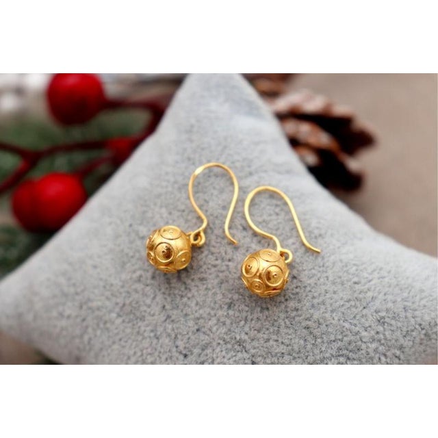 Earrings in 19.2k Gold, Set of 2 For Sale - Image 4 of 6