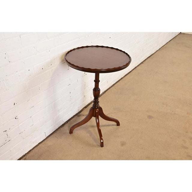 Baker Furniture Company Baker Furniture Style Georgian Carved Mahogany Pedestal Tea Table For Sale - Image 4 of 8