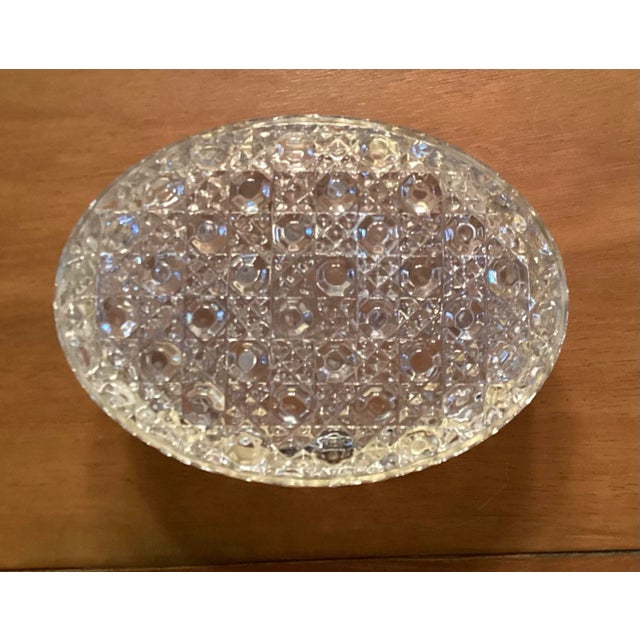 French Early 20th Century French Baccarat Style Crystal Glass and Brass Hinged Oval Box For Sale - Image 3 of 6