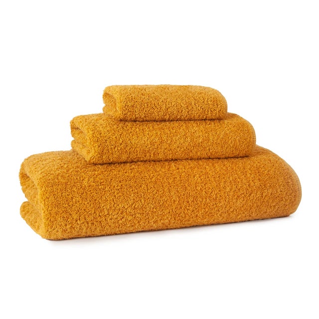 Our Prestige Garment Washed Towels represent the pinnacle of refined comfort. Constructed from 100% extra long staple...