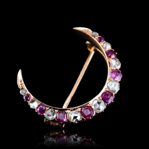 Antique Victorian 18 Karat Gold Crescent Brooch with Ruby and Diamond, 1880s For Sale - Image 17 of 18