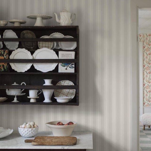 English Boråstapeter Gunnebo Wallcovering In Bone For Sale - Image 3 of 4
