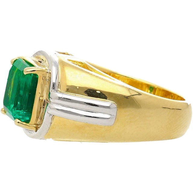 1990s Agl Certified 3.98 Carat Colombian Emerald 18k Gold Platinum Mens Ring, Size 8.5 For Sale - Image 5 of 5