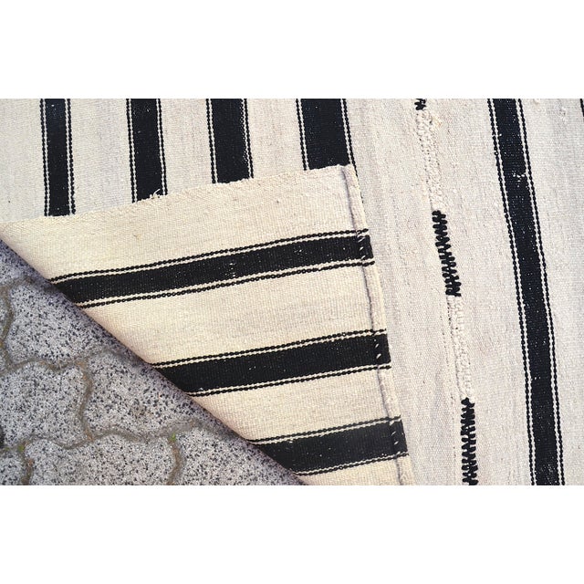 1960s Traditional Turkish Stipe Kilim Rug For Sale - Image 4 of 11