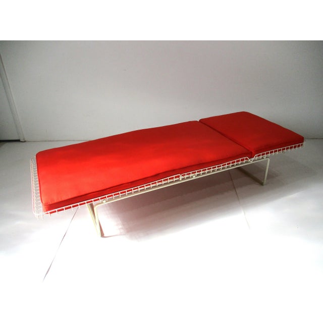 Mid-Century Modern Knoll Rare Wire Indoor Chaise Lounge Chair by Richard Schultz For Sale - Image 3 of 11