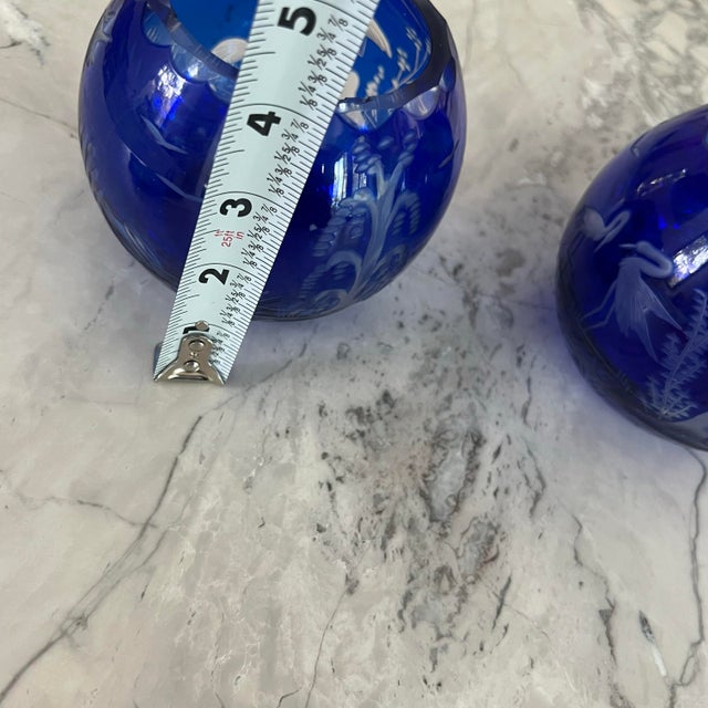 Pair of VTG Bohemia Cobalt Blue Swans Artist Etched Crystal Vase Rose Bowls 4" For Sale In San Francisco - Image 6 of 8