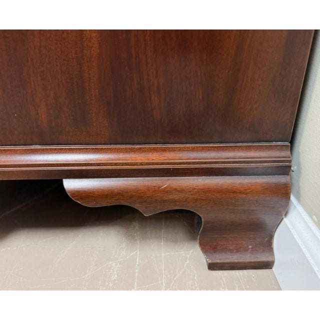 Brown 1990s Henkel Harris Mahogany Dresser Model No. 166 For Sale - Image 8 of 16