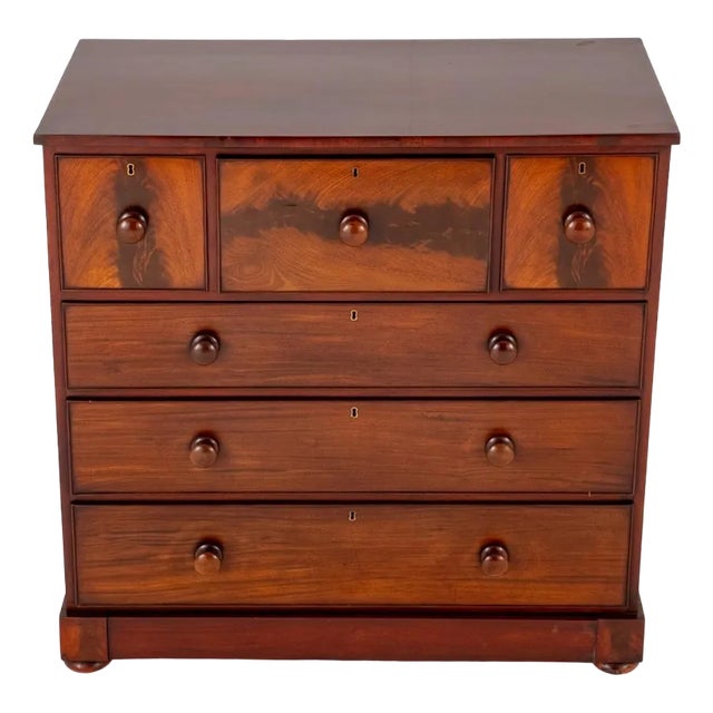 Victorian Chest of Drawers in Mahogany, 1860 For Sale