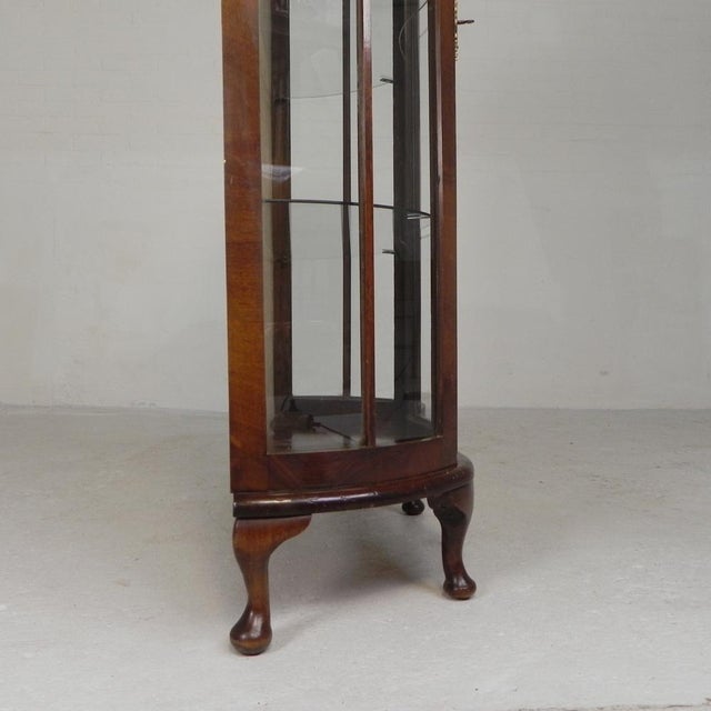 English Art Deco Display Cabinet on Ornate Legs, 1930s For Sale - Image 17 of 18