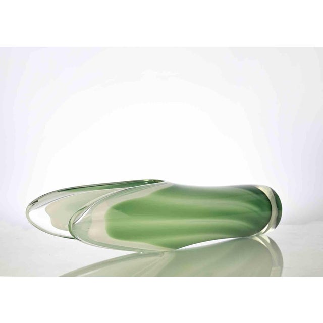 Vintage green vase realized in the the 1970s by a European manufacture 31,5 x 11 x 7 cm. Good condition