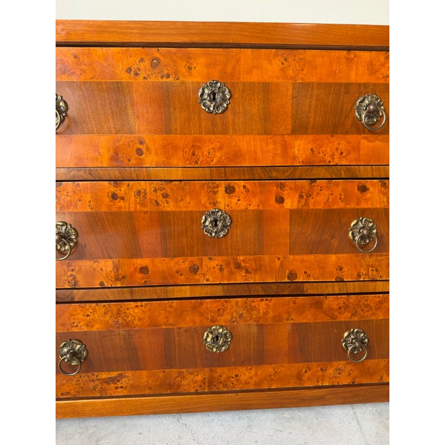 19th Century German Biedermeier-Style Burr & Flamed Elm Chest of Drawers For Sale In Miami - Image 6 of 12