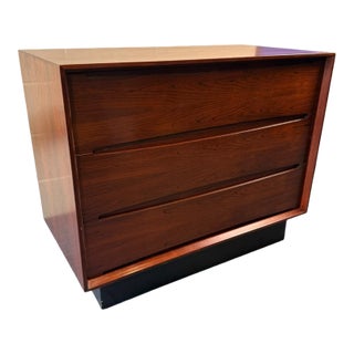 Vintage Danish Modern Dyrlund Rosewood 3-Drawer Bachelor Chest For Sale