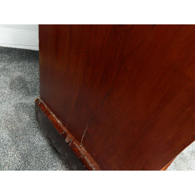 Antique 19th Century Scottish Victorian Mahogany Serpentine Chest of Drawers For Sale - Image 14 of 18